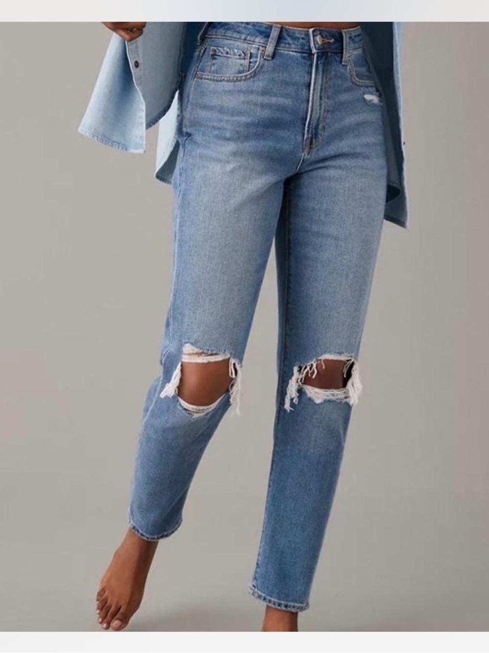 American Eagle Highrise Ripped Mom Straight leg 16